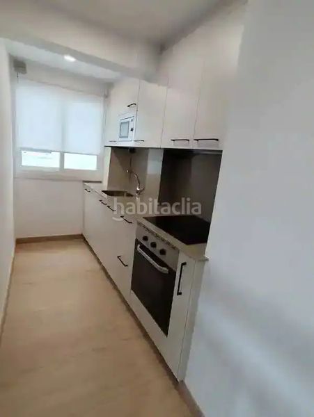 Foto e3ac09aa-d5b4-4fdf-a7b2-031e94a3fd75. Pis amb calefacció aparcament a Teis Vigo