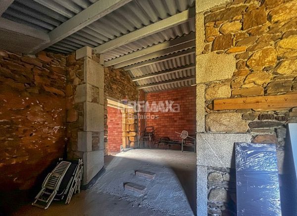 Foto ea70cf53-12ec-487e-b88b-e8de58c72347. Casa amb aparcament a Rosal (O)