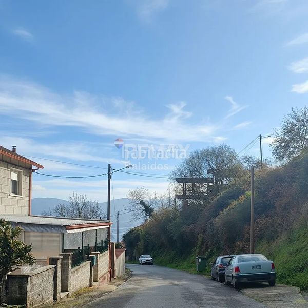 Foto f88d1459-edea-4f3f-a0f6-a499115ec2ac. Xalet amb aparcament a Vilaboa