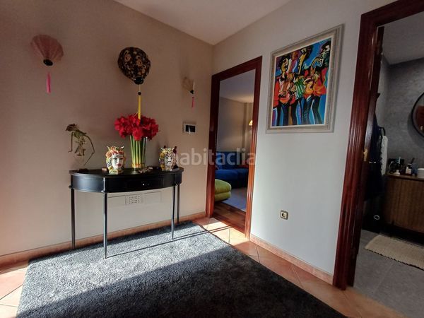 Foto 467b6554-82ee-483b-8085-cd97c23e7034. Casa amb calefacció aparcament piscina a Teis Vigo