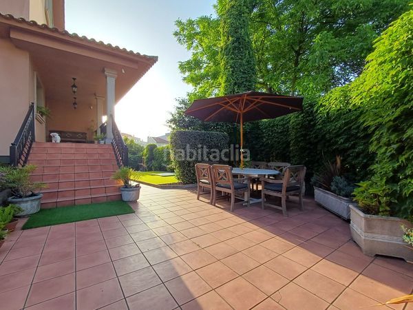 Foto cf2fd835-972f-4b36-b1d3-4b2b09cde55c. Casa amb calefacció aparcament piscina a Teis Vigo
