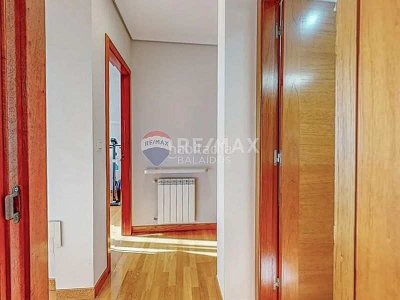 Foto afa58c24-ac8c-4656-b003-878b61e1688a. Casa amb xemeneia calefacció aparcament piscina a Tui