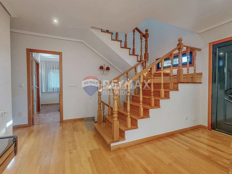 Foto d2a0ede0-e2fa-4fc4-9a04-1e5390e6d872. Casa amb xemeneia calefacció aparcament piscina a Tui