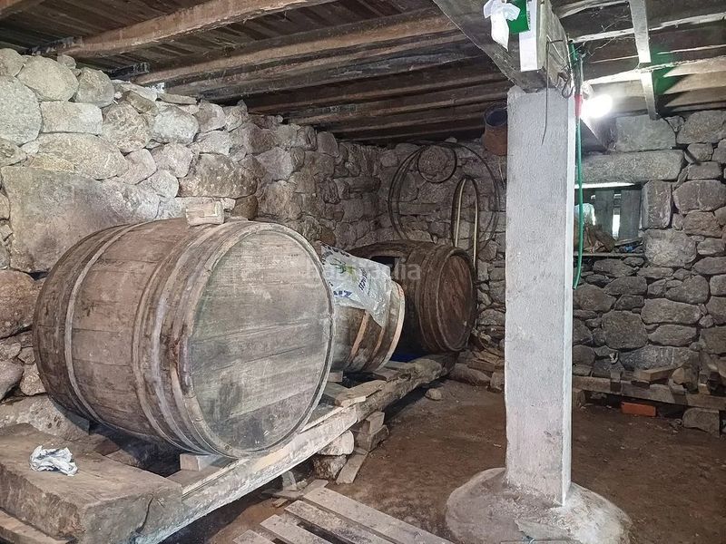Foto 75888b7f-3676-4ff0-b834-53281600c7f0. Casa amb aparcament a Cañiza (A)