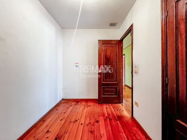 Foto a520f71f-44ca-4d39-a033-20f53767e09b. Pis amb calefacció aparcament a Priegue Nigrán