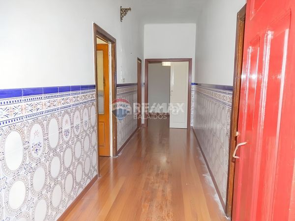 Foto 993768ae-e8b1-4ff0-b92a-e9cf0b38df05. Casa a Lavadores Vigo
