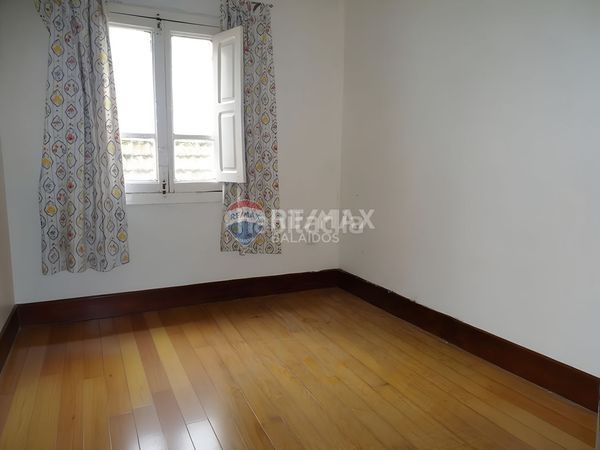 Foto db2d21f2-8616-4db1-9872-7159407b98a6. Casa a Lavadores Vigo