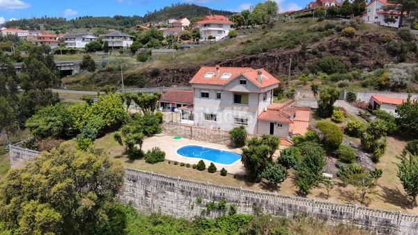 Foto ab6e5186-45fb-4e21-9ace-ee2eeb67654d. Chalet en Neves (As)