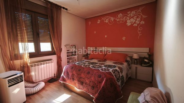 Foto 1c5ea529-4cb8-4237-ac3d-2e65d91afd72. Casa amb calefacció aparcament a Tui