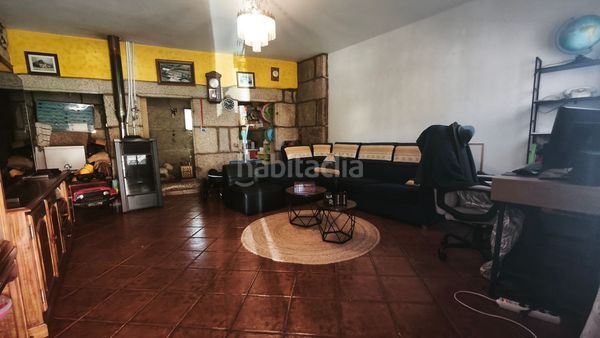 Foto 8173dd57-7dc8-4ae2-8942-f3aeddf813a1. Casa amb calefacció aparcament a Tui