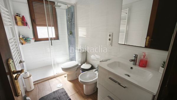Foto 9a83b920-bf64-4636-a106-8d57287a8b2e. Casa amb calefacció aparcament a Tui