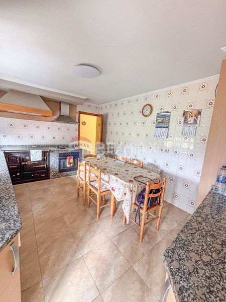Foto 1a6adc53-b094-4e0b-8661-fedb21bcbeae. Casa amb aparcament a Crecente