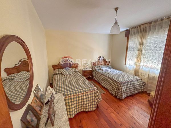 Foto 62f64f44-11f7-4aa1-aeaf-b7fda3044c7c. Casa amb aparcament a Crecente