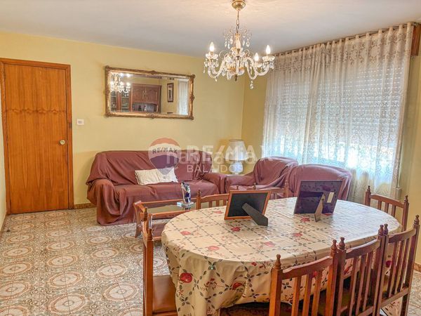 Foto beb7a6a5-4945-4633-b51c-54356d0a2201. Casa amb aparcament a Crecente