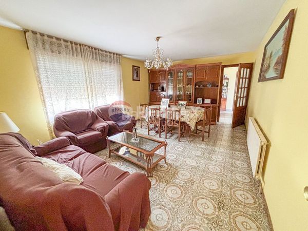 Foto bf75b942-7d72-4d6f-9293-9fa5557a404d. Casa amb aparcament a Crecente