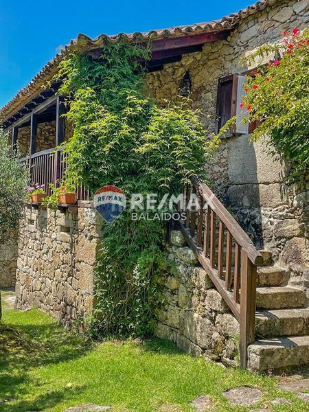 Foto 16ba6635-adbb-4bdd-b2a8-8216efa47886. Casa amb calefacció aparcament a Rosal (O)