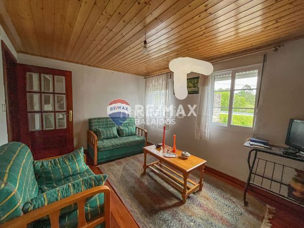 Foto 74fd9224-3f70-495a-92d2-30d81efccf87. Casa amb aparcament a Arbo