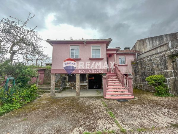 Foto 78bb014d-de0e-4ce3-b67f-b36f7f4b8093. Casa amb aparcament a Arbo