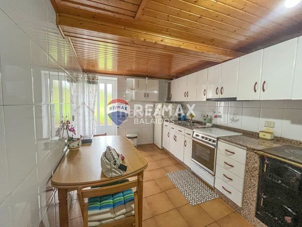Foto b3a9179f-b574-4324-b05a-fb5ea208609d. Casa amb aparcament a Arbo