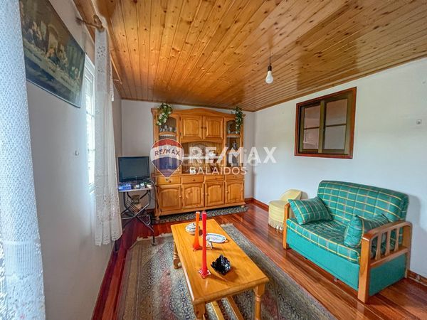 Foto b5c5ff6d-dc92-44f8-bdb0-b7fad8faaf96. Casa amb aparcament a Arbo