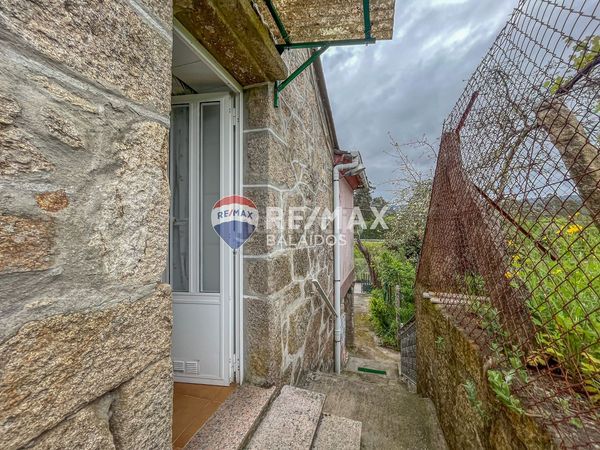 Foto cf11fd0b-5989-406f-a696-e12bcb778cfa. Casa amb aparcament a Arbo