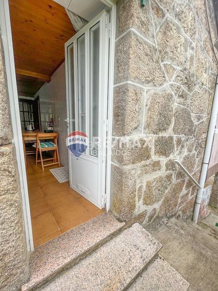 Foto f6c41e26-b190-4924-a6c3-5760d8a78afe. Casa amb aparcament a Arbo