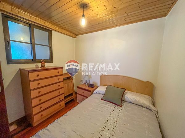 Foto f84821da-cc79-4b89-b51d-54237a999f19. Casa amb aparcament a Arbo