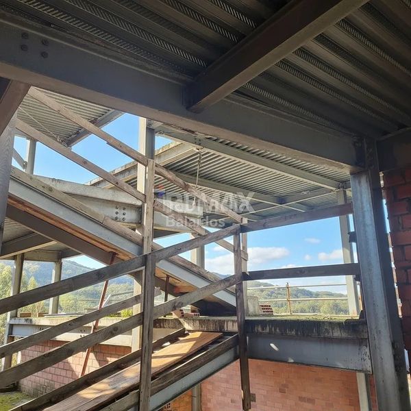 Foto a3ec3e79-999a-4318-ad4d-ed19e94e79a7. Casa amb aparcament a Vilaboa