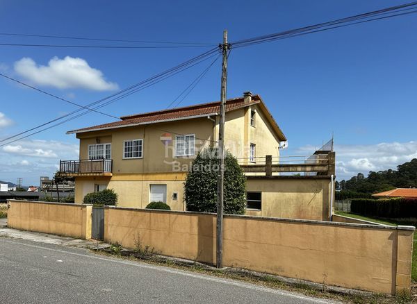 Foto 89eebf67-1955-4baf-ace2-d478394cf54a. Casa amb calefacció aparcament a Rosal (O)