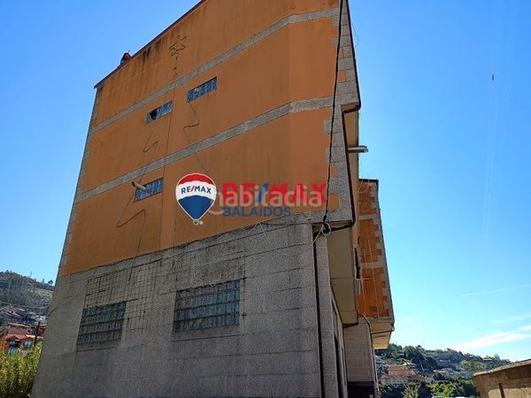 Foto f454bc0c-2bd8-4af5-ab4a-8b63c0fb8d7e. Casa amb calefacció a Moaña