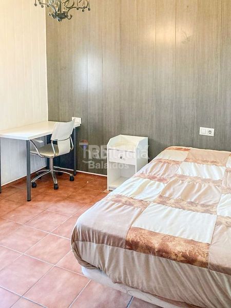 Foto b095d680-553a-49b0-bbc5-b2aef2e4d357. Piso en Berbés - Peritos Vigo