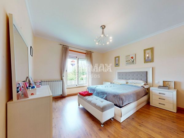 Foto 10a1d57d-2997-44a1-bd6e-e1b7298ae880. Casa amb xemeneia calefacció aparcament piscina a Cañiza (A)