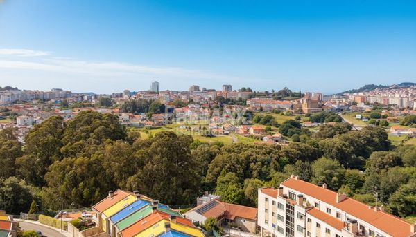 Foto f95f3245-5065-4ebc-86a8-ae48dd8b7d54. Piso en Sardoma - Castrelos Vigo