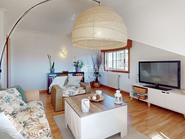 Foto 1081dffc-5a50-44ec-a672-11ce13224a9b. Chalet en Baiona