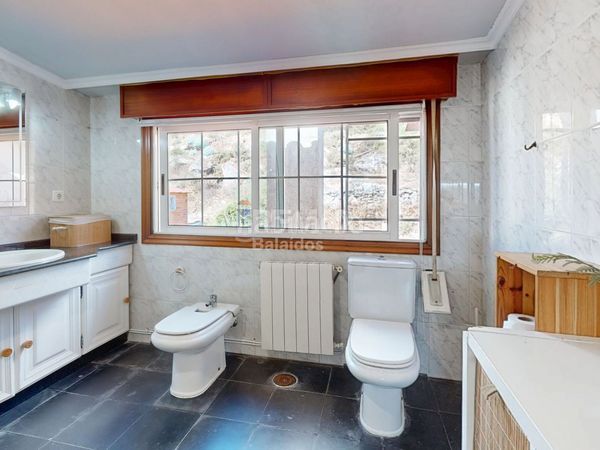 Foto c8e3c9d1-a631-41ed-b83c-5224d1f11673. Chalet en Baiona