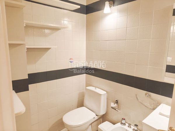 Foto f083f4bf-4dd4-497a-9438-ec16a48f405d. Piso en O Castro Vigo