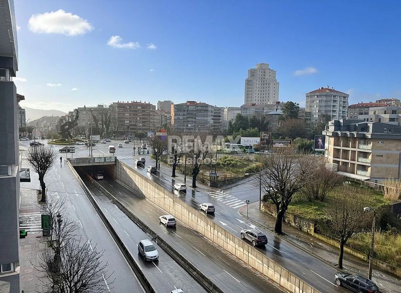 Foto 1cfbf820-0d64-4f8d-a045-eecbad9451c7. Pis amb calefacció aparcament a Plaza España - Corte Inglés Vigo