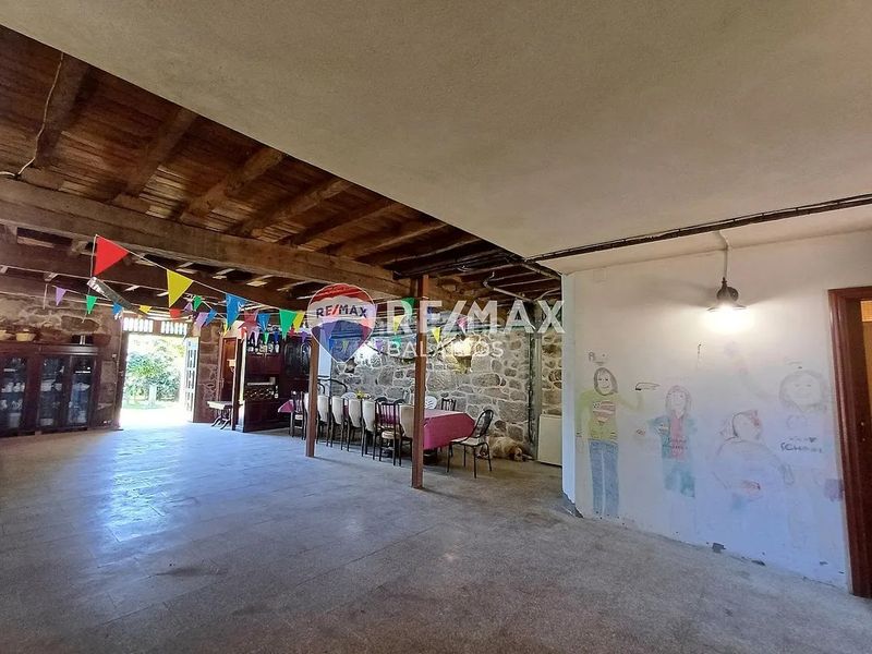 Foto a7555cfe-f812-428b-b5c0-9c1506a14e44. Casa amb calefacció aparcament a Covelo (O)