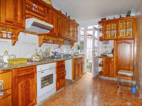 Foto 7102b32a-ce74-42cb-88f0-d4780165ff6b. Casa en Lavadores Vigo