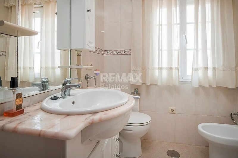 Foto 9fe8f678-4968-496f-9beb-793486d7a7fb. Casa amb calefacció a Pobra do Caramiñal (A)