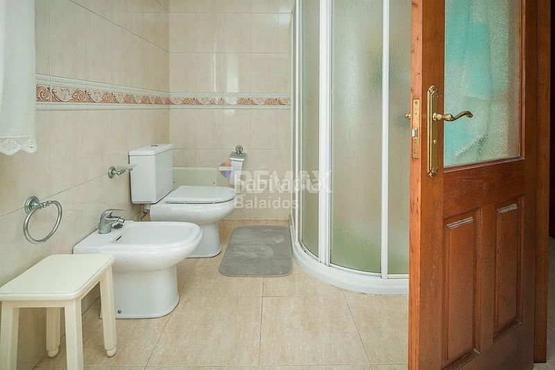 Foto a355ed3b-080e-4aff-a461-43f645e5ca06. Casa amb calefacció a Pobra do Caramiñal (A)