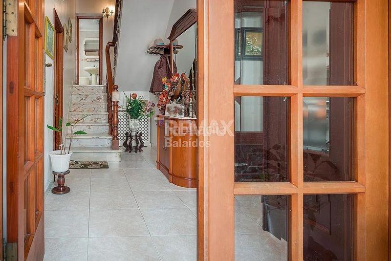 Foto e4578a69-2153-4b3d-871d-1af1b29161ee. Casa amb calefacció a Pobra do Caramiñal (A)