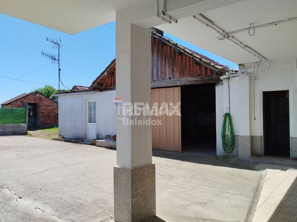 Foto 39c9429c-0e12-44e0-ba86-d2f49a744eaf. Casa amb calefacció aparcament a Tomiño