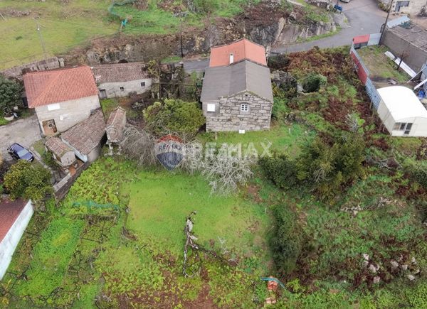 Foto 9d78390f-5159-4d41-a9b9-d0a715f3cbc0. Casa amb aparcament a Gondomar