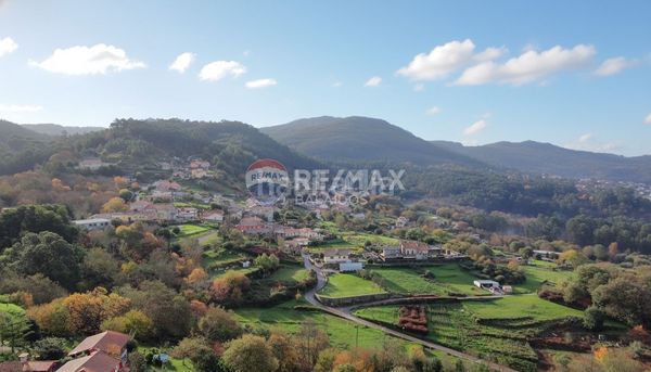Foto b4f4a043-454d-4977-a37c-7d6cd2223e1c. Casa amb aparcament a Gondomar