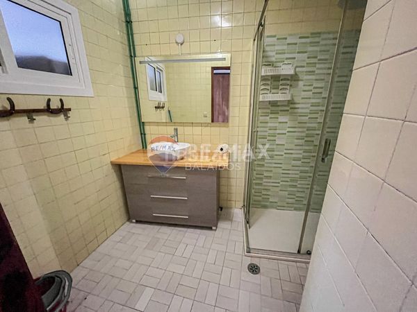 Foto b4df8b00-f61c-436d-a243-b2b6d024630f. Pis amb xemeneia calefacció a Guarda (A)