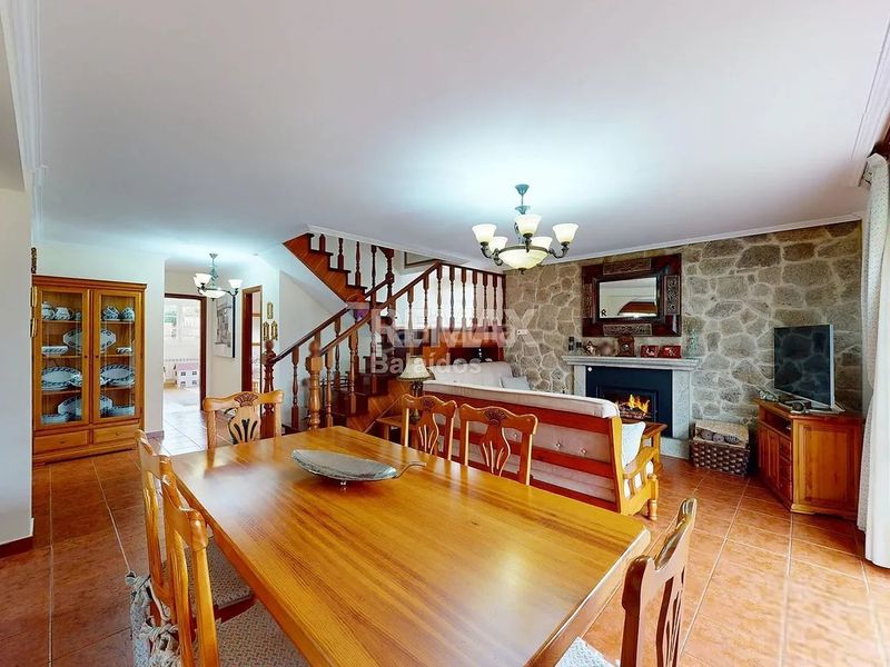 Foto c582dd4b-ee5c-4ad1-b955-43010dd5702b. Casa amb xemeneia calefacció aparcament a Ponteareas