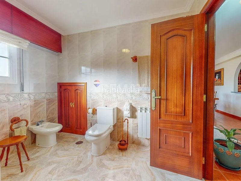 Foto c806d536-ba81-4aae-ae00-a9fb029a56d7. Casa amb xemeneia calefacció aparcament a Ponteareas