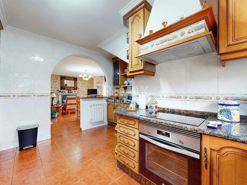 Foto d622650e-aeb0-4e4d-b5e7-810a86d4d80e. Casa amb xemeneia calefacció aparcament a Ponteareas