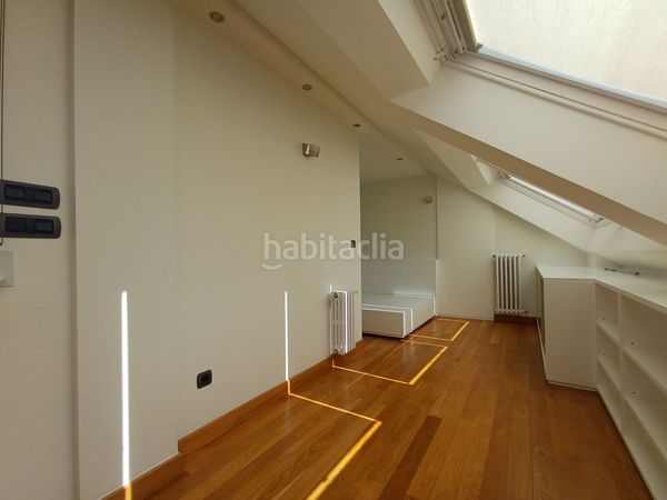 Foto 52d8a382-ca7a-45b0-a87a-80a70c55eac6. Dúplex amb calefacció aparcament a Centro - Areal Vigo